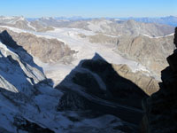 L'ombra del Cervino sul ghiacciaio Zmutt